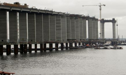 Ponte sobre o Rio Negro
